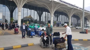 تصاویری از حضور زائران در صبحگاهی ابری در مدینه النبی 9