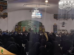 در مراسم شبانه بیان اسرار حج در مشهد اعلام شد: 
 مراسم حج به سنت و روش پیامبر اکرم توسط امام جعفر صادق علیه السلام احیاشد 3