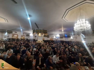 در مراسم شبانه بیان اسرار حج در مشهد اعلام شد: 
 مراسم حج به سنت و روش پیامبر اکرم توسط امام جعفر صادق علیه السلام احیاشد 4
