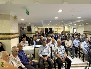 بعثه رهبری در مدینه برگزار کرد:
سوگواری در شب شهادت امام صادق(ع) در مدینه منوره 2