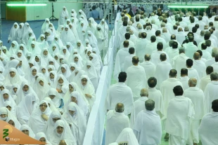 طنین معنویت سرزمین وحی در ورزشگاه ۱۲ هزار نفری آزادی تهران+گزارش عکس 5
