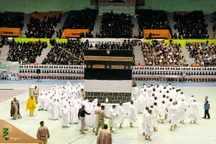 Hojjat al-Islam Navvab
Other countries’ pilgrims must feel the kindness and humility of Iranian pilgrims during the Hajj 
 4