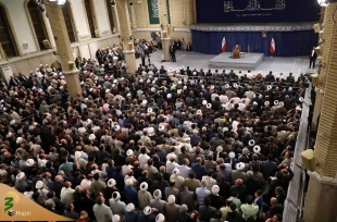 دیدار مسئولان و کارگزاران حج و جمعی از زائران بیت‌الله الحرام با رهبر معظم انقلاب اسلامی  4