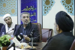 حجت الاسلام والمسلمین نواب تأکید کرد:
ضرورت بهره‌گیری از ابزار رسانه برای بیان مظلومیت غزه در حج 2