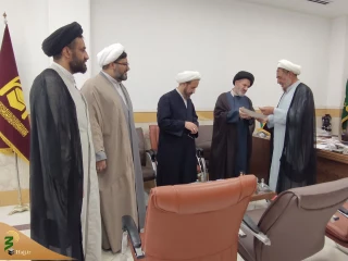 دیدار مسئول دفتر نمایندگی بعثه قم با خانواده مرحوم موسویان