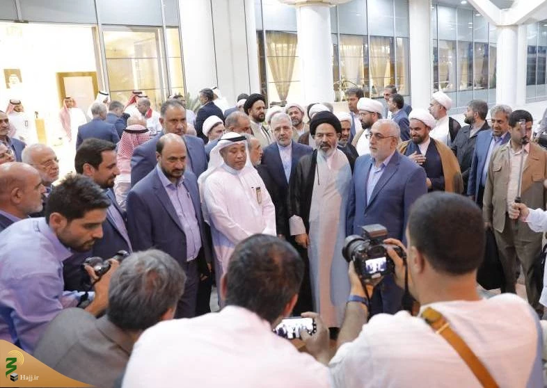 سرپرست حجاج ایرانی با استقبال مقام های عربستان وارد مدینه منوره شد   5