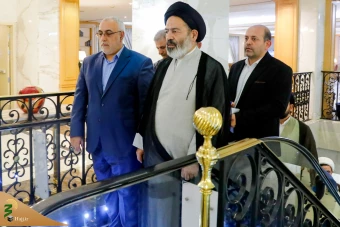 دیدار صمیمی سرپرست حجاج ایرانی با زائران کشورمان درمدینه منوره _ 1 3