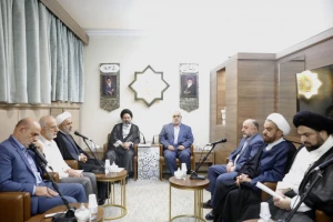 در نشست مسئولان حج در مدینه عنوان شد؛

بزرگداشت شهدای سانحه هوایی و حفظ آرامش زائران برای انجام اعمال حج 