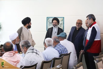 دیدار صمیمی سرپرست حجاج ایرانی با زائران کشورمان درمدینه منوره _ 2 17