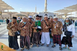 پوشش متنوع زائران مسجدالنبی(ص) در حج 1403 + عکس 2