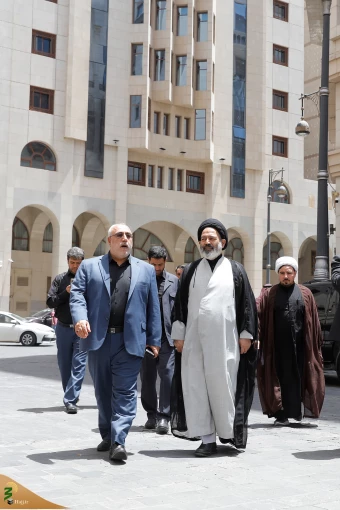 دیدار صمیمی سرپرست حجاج ایرانی با زائران کشورمان درمدینه منوره _ 3 47