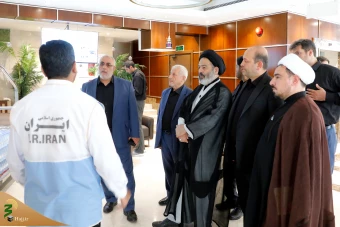 دیدار صمیمی سرپرست حجاج ایرانی با زائران کشورمان درمدینه منوره _ 3 48