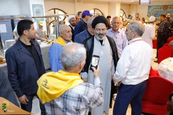 دیدار صمیمی سرپرست حجاج ایرانی با زائران کشورمان درمدینه منوره _ 3 42