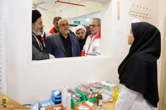 
بازدید مسئولان حج و زیارت از مرکز پزشکی جمعیت هلال احمر در مدینه منوره
 2