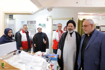 
بازدید مسئولان حج و زیارت از مرکز پزشکی جمعیت هلال احمر در مدینه منوره
 13