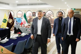 ادای احترام  رؤسای بعثه سایر کشور‌های اسلامی و هیئت‌های همراهشان به مقام رئیس جمهور شهید 23