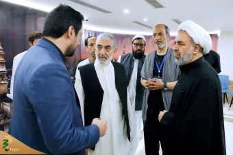 ادای احترام  رؤسای بعثه سایر کشور‌های اسلامی و هیئت‌های همراهشان به مقام رئیس جمهور شهید 9