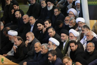 اقامه نماز رهبر معظم انقلاب بر پیکر رئیس جمهور شهید و همراهان 25