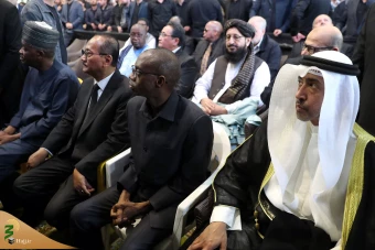 اقامه نماز رهبر معظم انقلاب بر پیکر رئیس جمهور شهید و همراهان 35