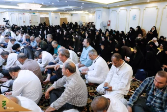  مراسم دعای کمیل زائران ایرانی در مدینه منوره به یاد شهدای خدمت 17