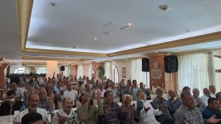 دعای ندبه زائران ایرانی درشهر پیامبر 8