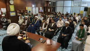 دیدار طلاب جوان مدارس علوم دینی استان یزد با مسؤل دفتر بعثه مقام معظم رهبری در عراق