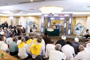 حضور رائع لحجاج بیت الله الحرام المعزون لشهداء الخدمة فی مراسم دعا کمیل فی المدینة المنورة 2