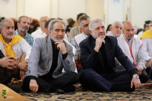 حضور رائع لحجاج بیت الله الحرام المعزون لشهداء الخدمة فی مراسم دعا کمیل فی المدینة المنورة 2
