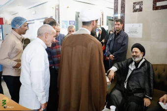 دیدار صمیمی سرپرست حجاج ایرانی با زائران کشورمان درمدینه منوره _ 4 8