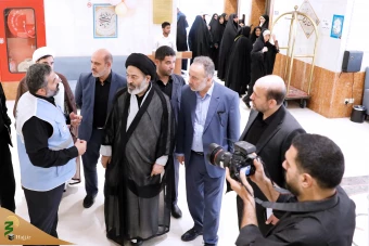 دیدار صمیمی سرپرست حجاج ایرانی با زائران کشورمان درمدینه منوره _ 4 9