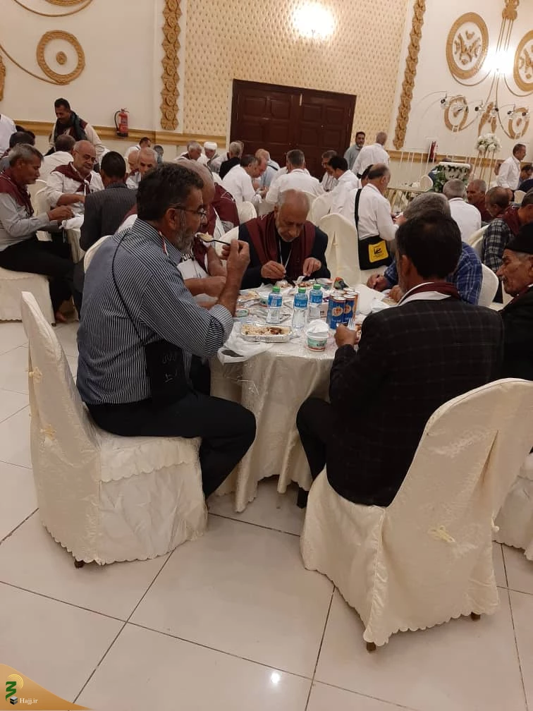 بازدید رییس سازمان حج از آشپزخانه های ایرانی در مکه مکرمه + عکس 2