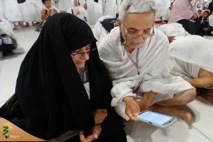 صیقل روح با قرآن در پشت مقام حضرت ابراهیم(ع) + عکس 2