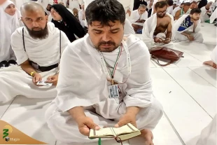 صیقل روح با قرآن در پشت مقام حضرت ابراهیم(ع) + عکس 5