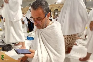 صیقل روح با قرآن در پشت مقام حضرت ابراهیم(ع) + عکس 6