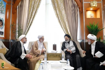 دیدار صمیمی سرپرست حجاج ایرانی با زائران کشورمان درمدینه منوره _ 5 9