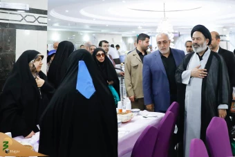 دیدار صمیمی سرپرست حجاج ایرانی با زائران کشورمان درمدینه منوره _ 5 11