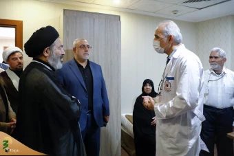 دیدار صمیمی سرپرست حجاج ایرانی با زائران کشورمان درمدینه منوره _ 5 7