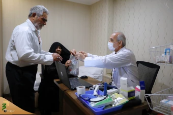 دیدار صمیمی سرپرست حجاج ایرانی با زائران کشورمان درمدینه منوره _ 5 18