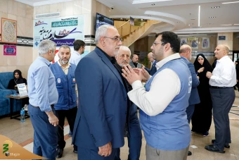 دیدار صمیمی سرپرست حجاج ایرانی با زائران کشورمان درمدینه منوره _ 5 13