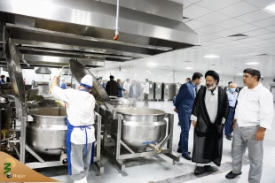 توصیه سرپرست حجاج ایرانی در بازدید از آشپزخانه های پخت غذا در مدینه؛

تلاش برای تهیه غذای با کیفیت  و توجه ویژه به بهداشت 4