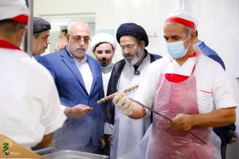 بازدید سرپرست حجاج ایرانی از آشپزخانه iهای دخیل و زِین در مدینه  15