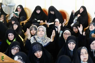 حضور حماسی لزوار بیت الله الحرام فی دعاء الکمیل الثانیة فی المدینة المنورة 2
