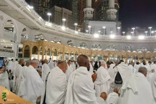 ممنوعیت طواف آقایان در جوار کعبه بدون لباس احرام 2