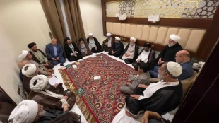 التقى مسؤولو الحج و الزیارة بممثلی مکاتب المراجع العظام للتقلید فی المدینة المنورة 5