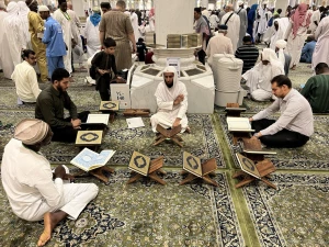  تلاوت و تفسیر قرآن در مسجدالنبی(ص) + عکس