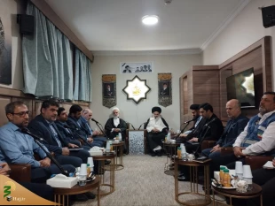 آیت‌الله حسینی بوشهری با کارگزارن حج و زیارت در مدینه منوره دیدار کرد 3