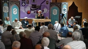 باحضور زائران ایرانی برگزار شد:

قرائت دعای روحبخش کمیل در مکه مکرمه 6