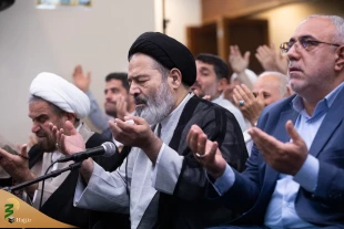 سرپرست حجاج ایرانی در مراسم دعای کمیل مکه تاکید کرد:

ضرورت دوستی انسان با دوستان خدا و دشمنی با دشمنان خدا 5