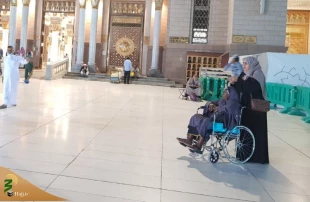 آقای خامنه/ تسهیل زیارت افراد کم توان در مسجد النبی 2