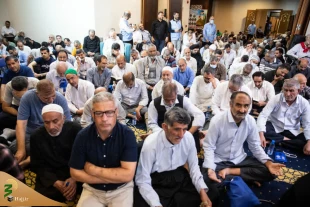 تاکید رئیس بعثة الحجاج الایرانیین فی مراسم دعاء کمیل فی المکه علی ضرورة ولاء الإنسان مع أولیاء الله و معاداته لأعداء الله 2